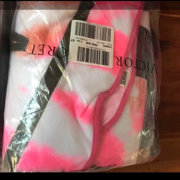 VS PINK BEACH TOWEL LIMITED PINK ORANGE - Picture 2 of 2